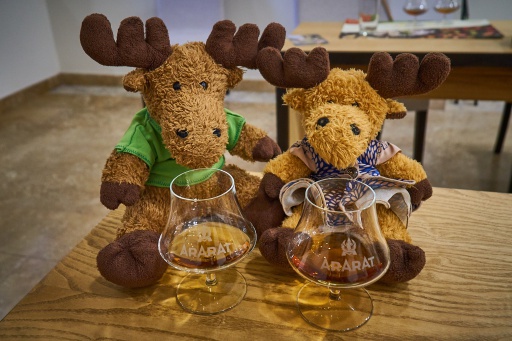 Hauge und Swedy bei der Yerevan Brandy Company Verkostung