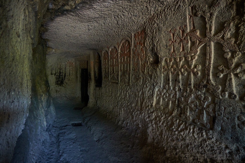 Tunnel im Kloster Geghard